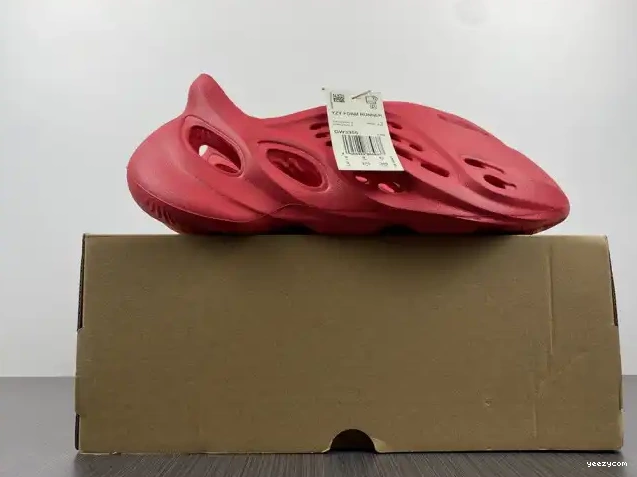 Foam Red Adidas CW3355 Yeezy 0618